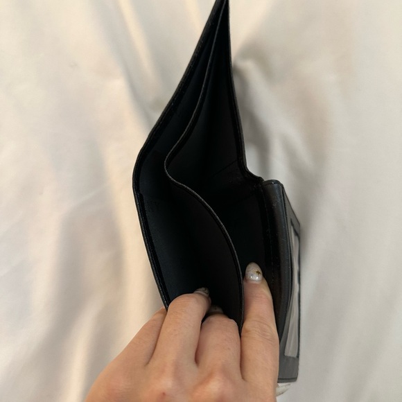 New DKNY Bifold Black Leather wallet - Picture 7 of 8
